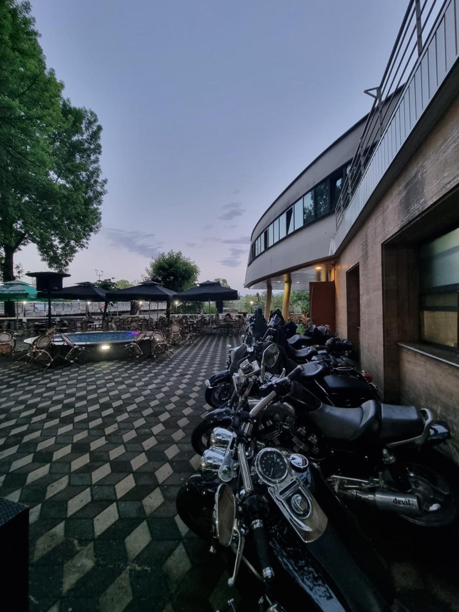 Hotel Paviljon Bihac Exterior photo