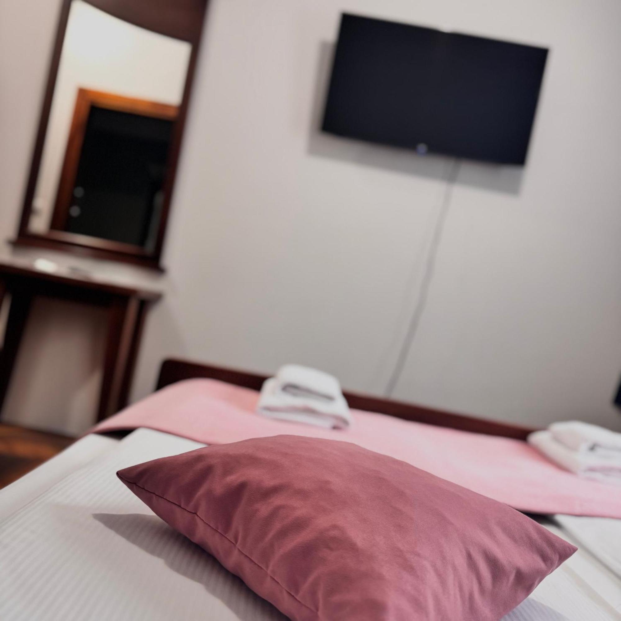 Hotel Paviljon Bihac Exterior photo
