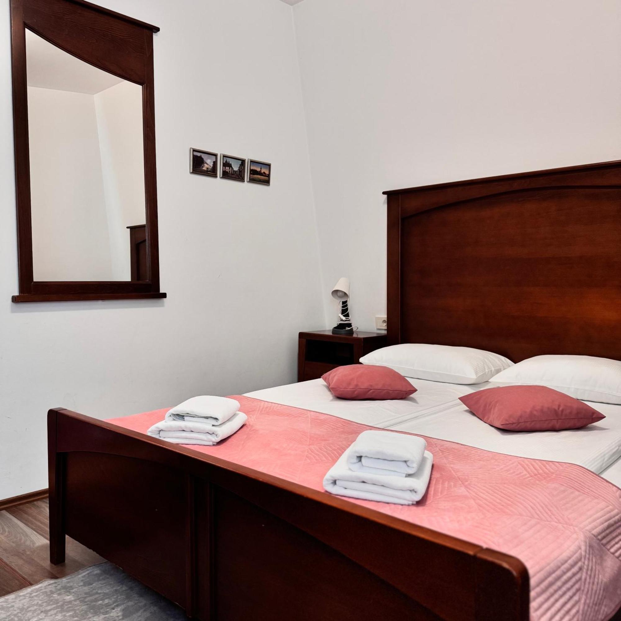 Hotel Paviljon Bihac Exterior photo